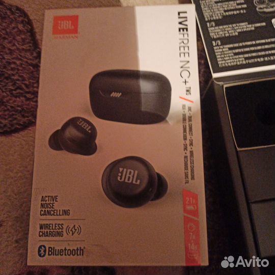 Blutooth наушники JBL livefree NC+