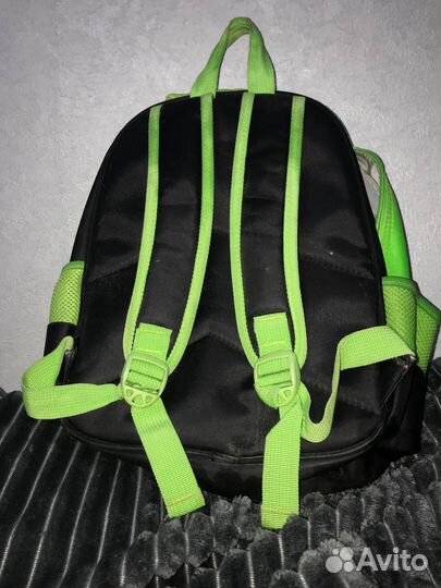Продам рюкзак школьный б/у