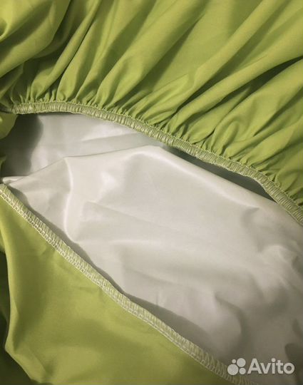 Водонепроницаемая простынь на резинке новая 90*200