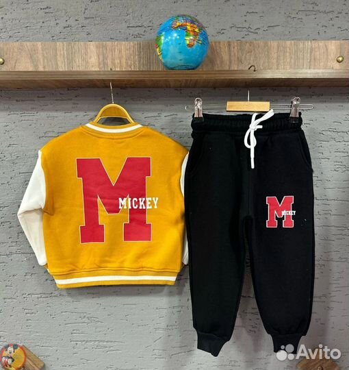 Спортивный костюм