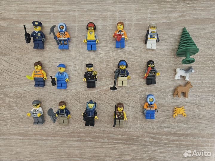Lego City 15 фигурок с аксессуарами