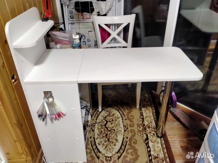 Маникюрный стол складной