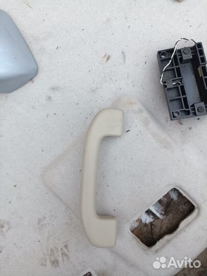 Ручка потолка Nissan Tiida