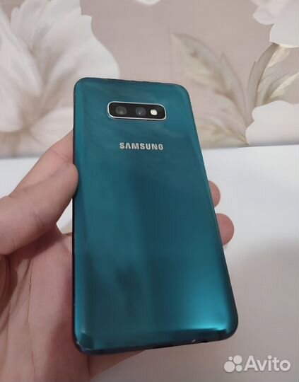 Samsung Galaxy S10e, 6/128 ГБ