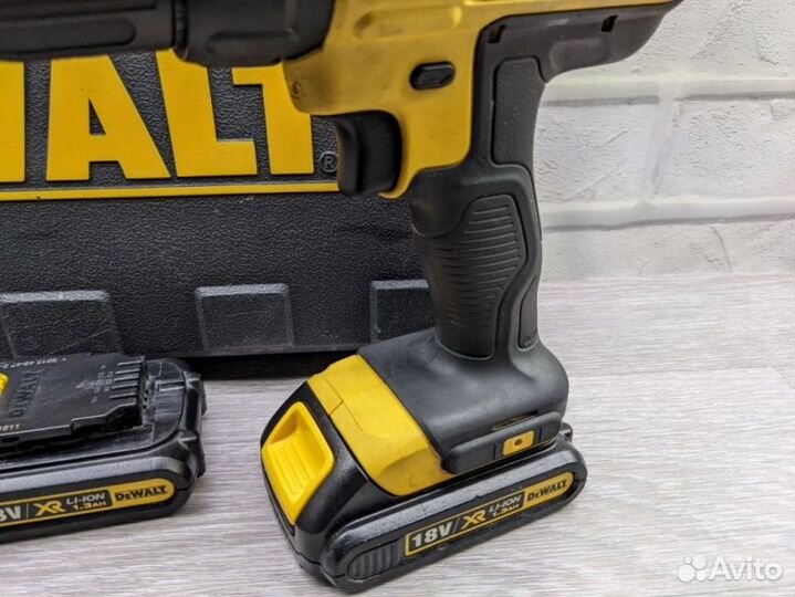 Аккумуляторная дрель-шуруповерт dewalt DCD771D2