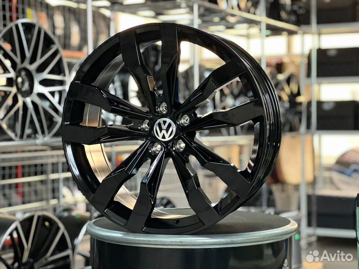 Комплект дисков R20 5/112 Volkswagen новые