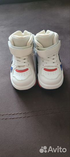 Кроссовки детские высокие 22 размер
