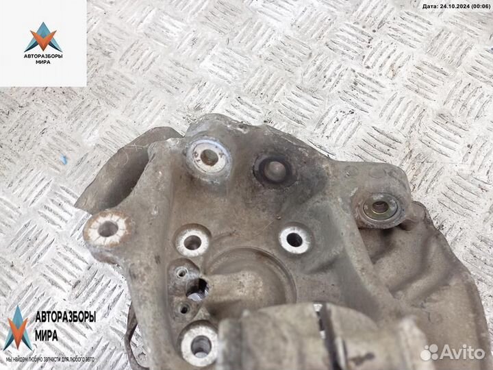 Кулак (корпус ступицы) передний правый BMW 5