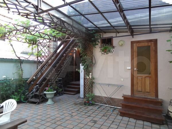 Комната 15 м² в 6-к., 2/2 эт.