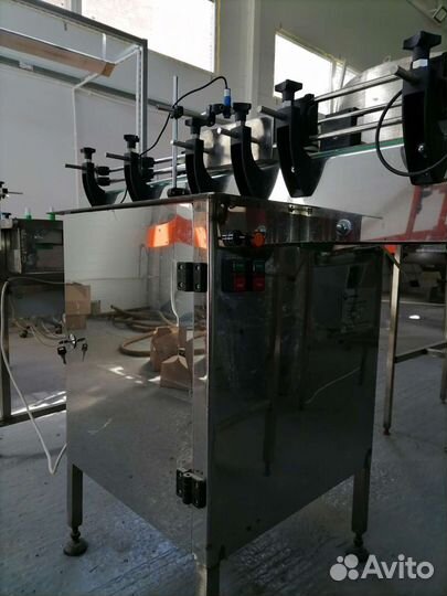 Этикетировочный станок для самоклейки Лот. 102