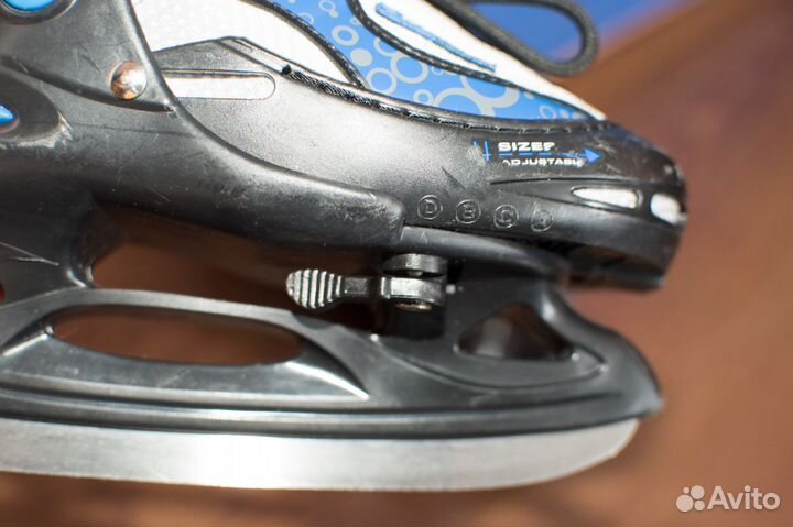 Коньки хоккейные р-р 26-29