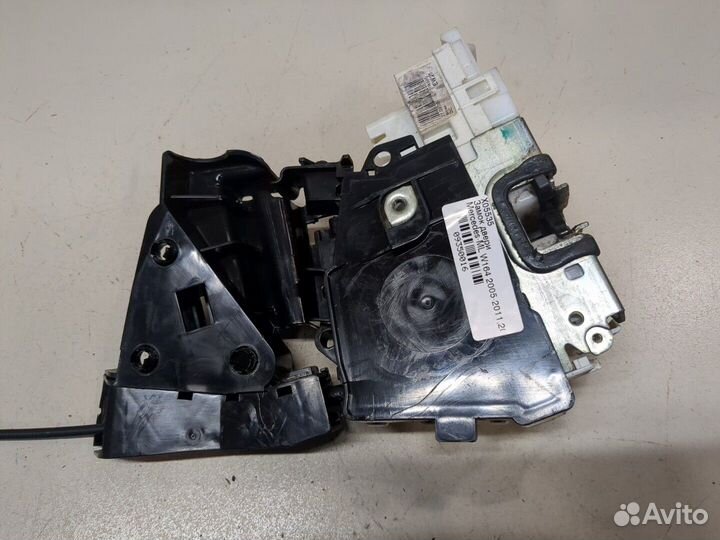 Замок двери Mercedes ML W164, 2005