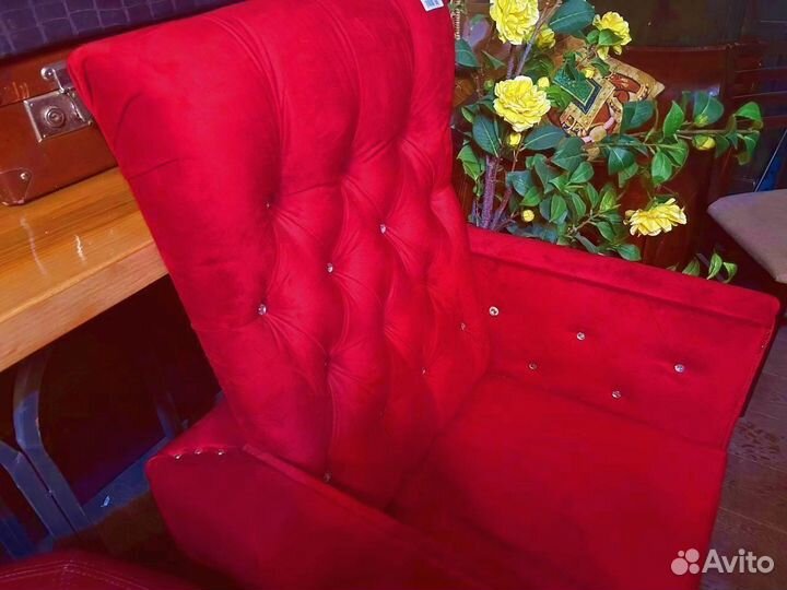 Кресло-трон красное
