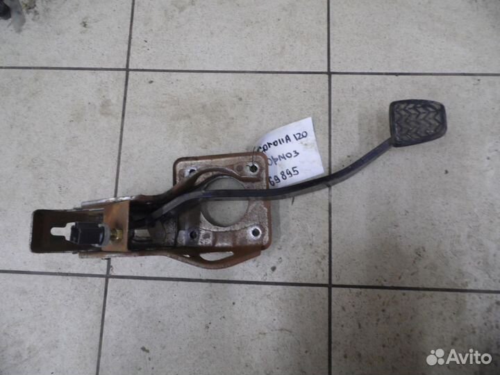 Педаль тормоза Toyota Corolla E12 2001-2007