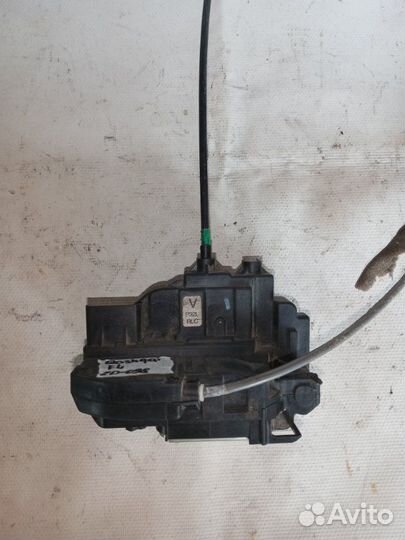 Замок боковой двери передний левый Nissan Qashqai