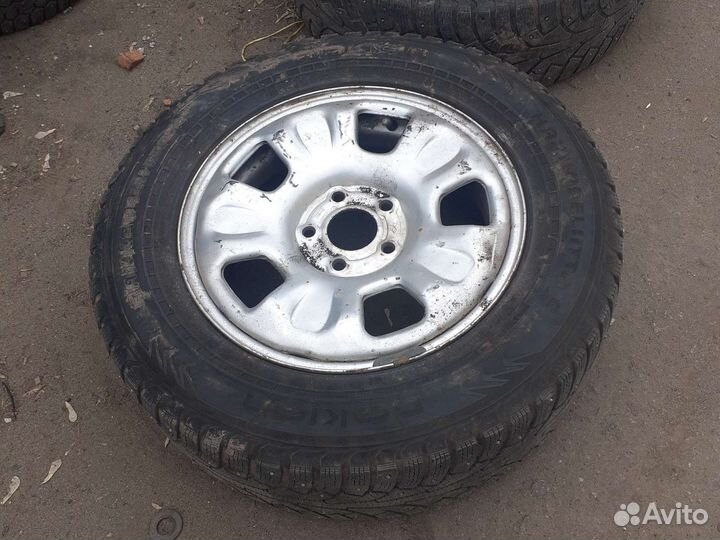 Nokian Tyres Hakka Blue 215/65 R16