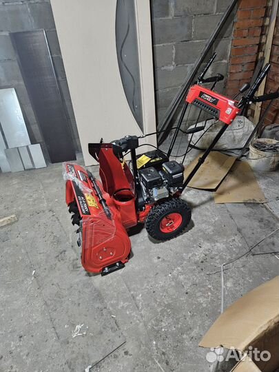Снегоуборщик с электростартером