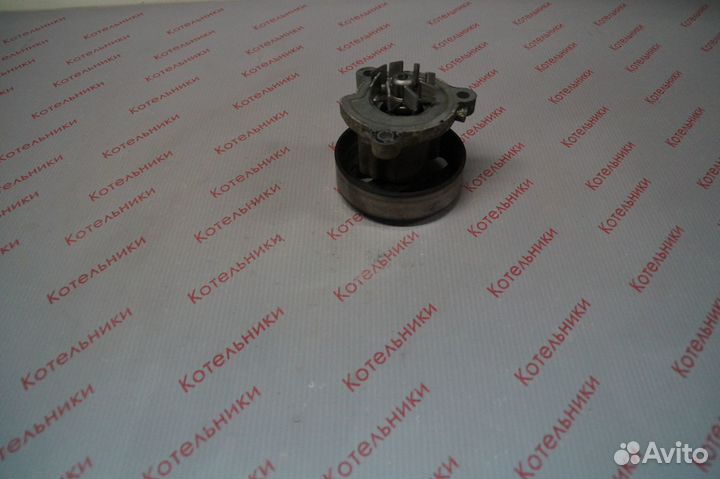 Nissan 21010-6N225 Насос водяной