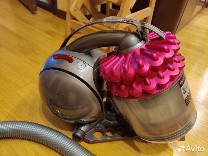 Пылесос Dyson dc52