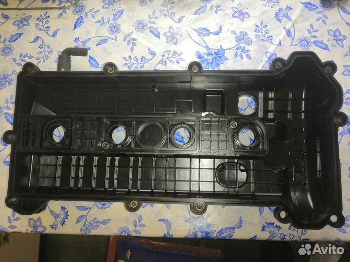 Клапанная крышка мазда трибьют