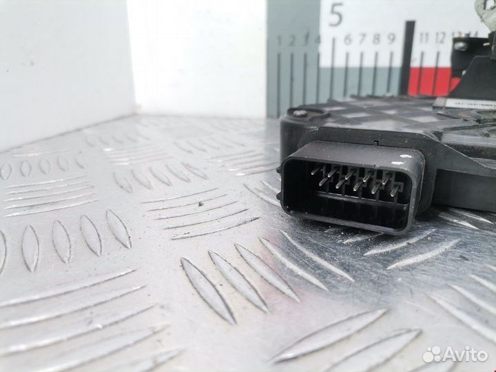 Замок двери передней правой Jaguar XF