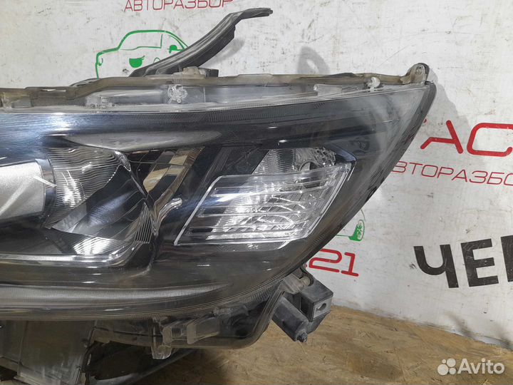 Фара левая Toyota Land Cruiser Prado 150 (2017+)