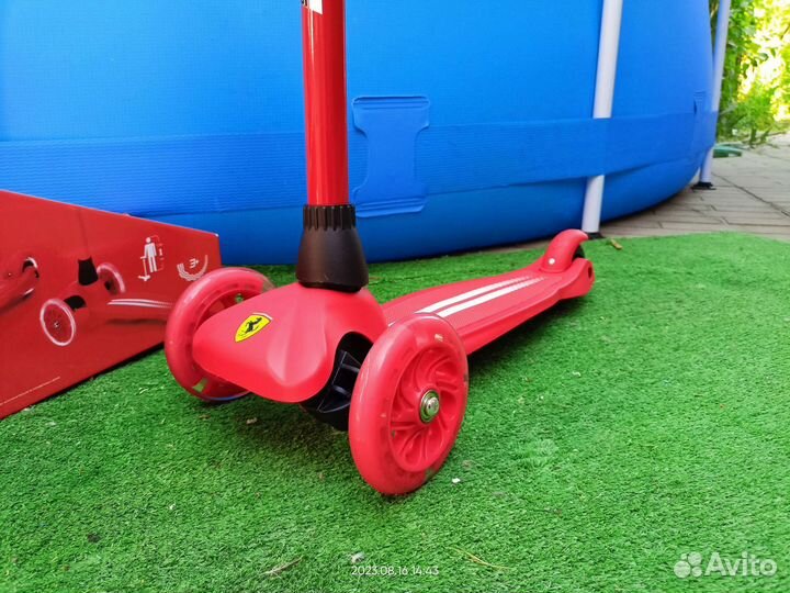 Самокат ferrari новый