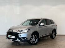 Mitsubishi Outlander 2.0 CVT, 2018, 149 500 км, с пробегом, цена 1 529 000 руб.