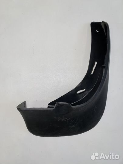 Брызговик задний правый Mazda Familia BJ