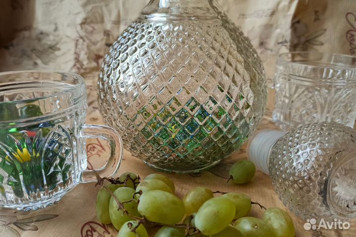 Стеклянный графин-штоф 1 л с двумя стаканами