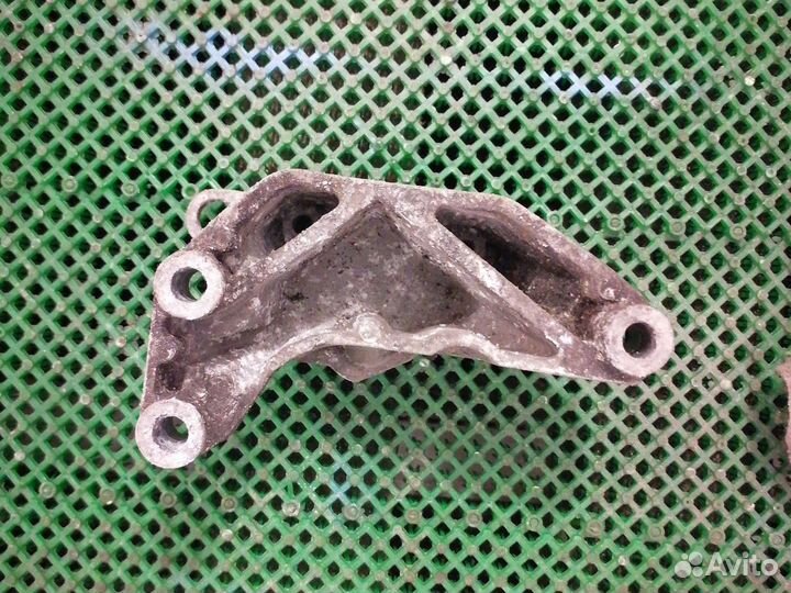 Кронштейн МКПП опель вектра