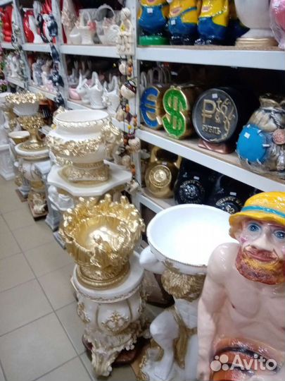 Статуя Атлант с кашпо