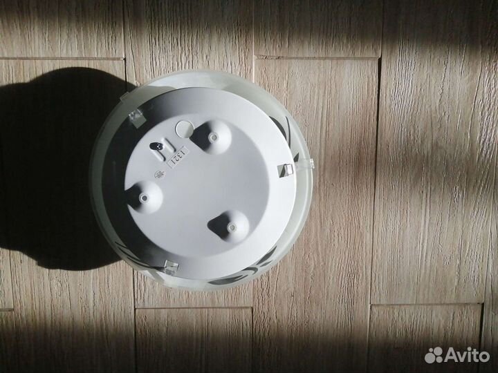 Светильники на потолок или стенку