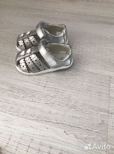 Сандалии для девочки
