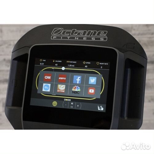 Эллиптический тренажер Octane XT-ONE Smart dark GR