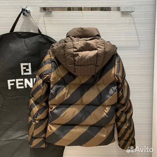 Пуховик женский двусторонний Fendi