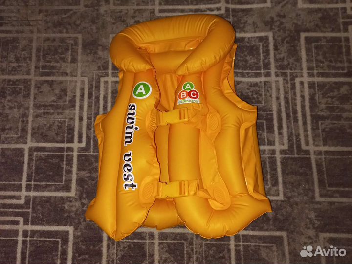 Детский надувной жилет 128-134