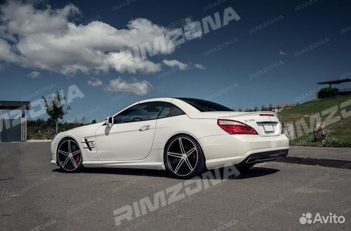 Литой диск в стиле vossen R18 5x114.3