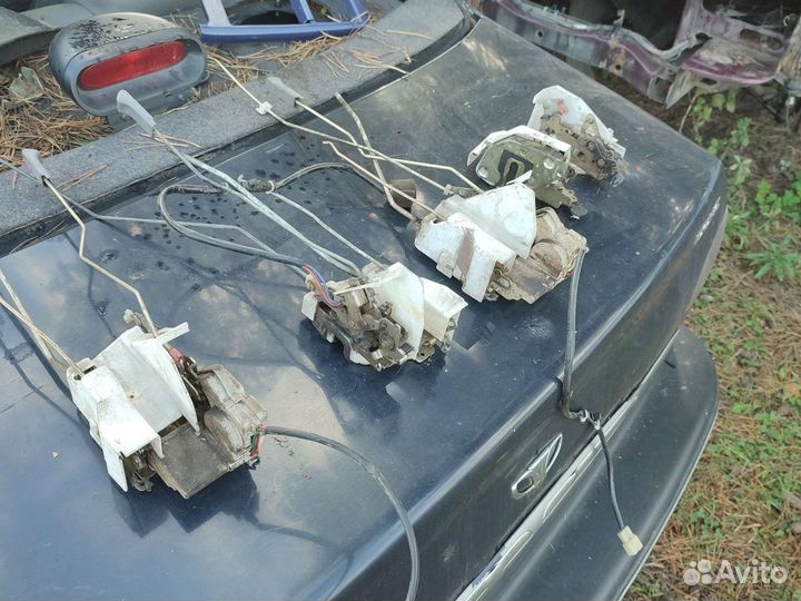 Kia авелла замки дверей