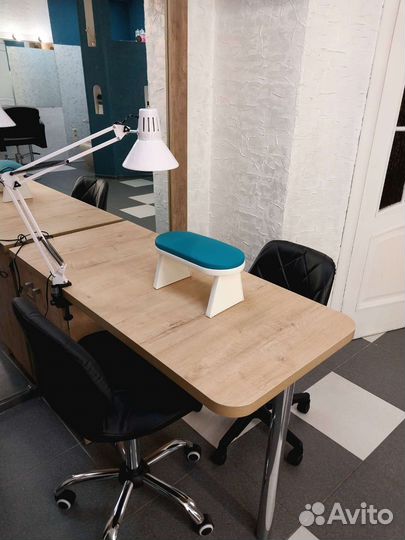 Маникюрный столик