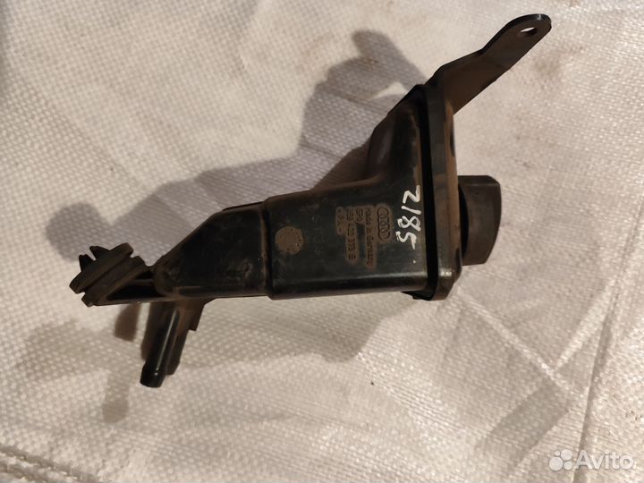 Бачок гур Ауди А4 В7