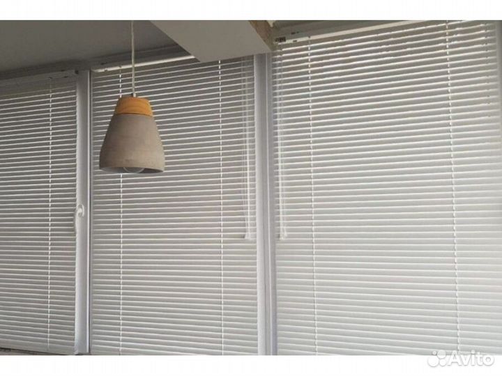 Горизонтальные жалюзи W244
