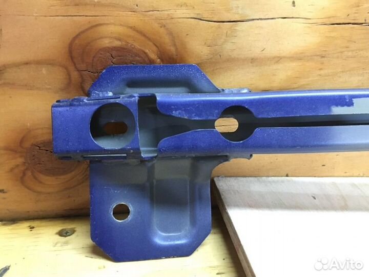 Усилитель бампера передний Nissan Liberty RM12