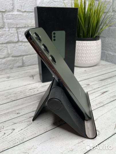 Samsung Galaxy S23, 8/256 ГБ