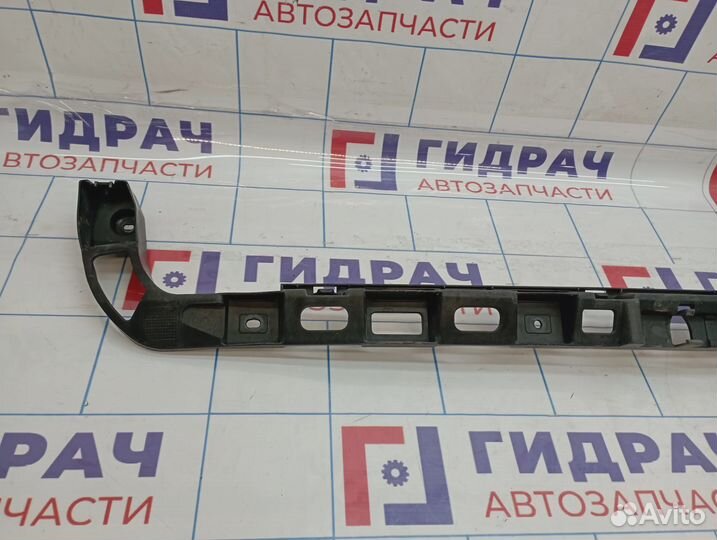 Кронштейн заднего бампера Volkswagen Passat (B6) 3