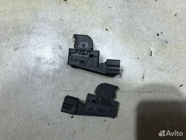 254112F000 Кнопка стеклоподъемника Nissan Primera