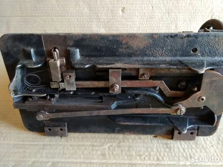 Юбилейная швейная машинка Naumann по заказу Попова