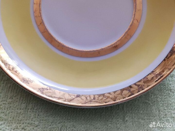 Блюдца в ассортименте