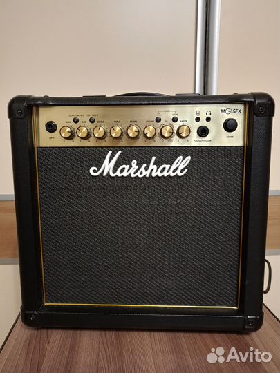 Гитарный комбоусилитель Marshall MG15FX Gold