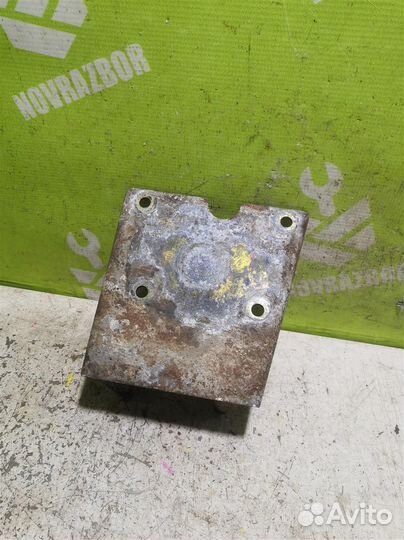 Кронштейн кпп Фольксваген Транспортер Т2 Т3 79-92